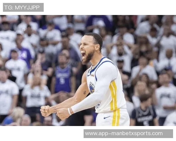 波杰与库里携手迎来第三年默契加深与巴特勒的配合日益成熟