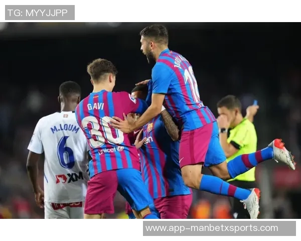 西甲最新动态皇马暂时领先巴萨今晚迎战塞维亚挑战