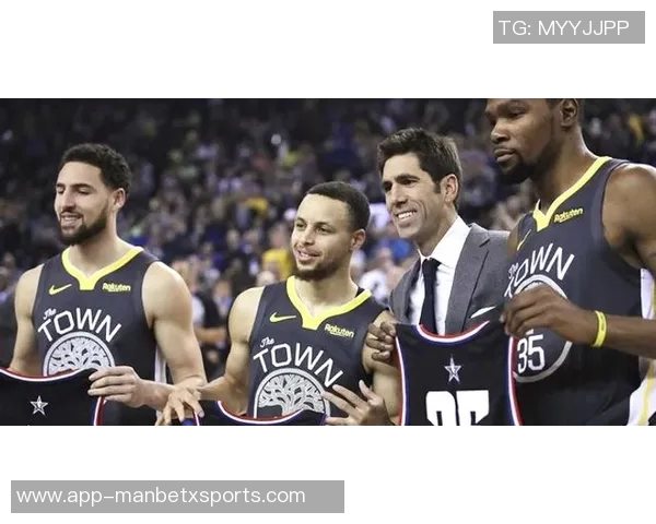 科尔盛赞巴特勒为顶级单打球员我们将围绕他与库里打造球队核心