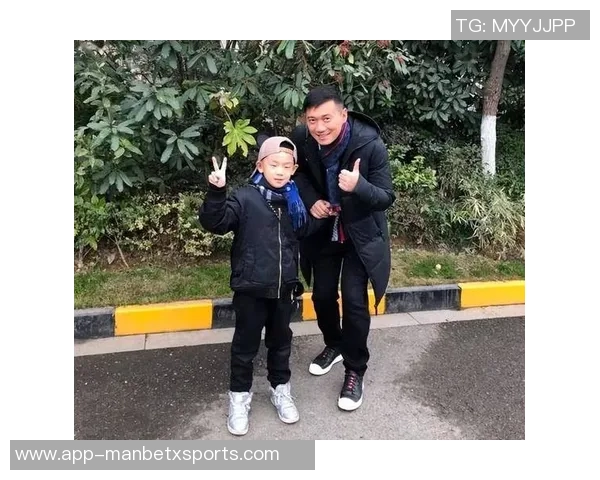 媒体人认为小杨应坚持演艺道路不必急于发展联盟从小角色做起更有前途