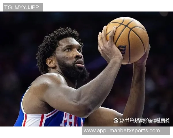 乔治恩比德参与3对3训练展现流畅移动与顶级投篮技巧 乔治恩比德参与3对3训练展现流畅移动与顶级投篮技巧