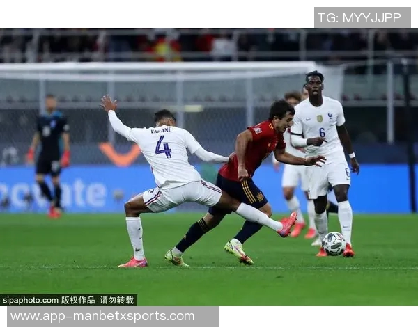 日本高中联赛决赛精彩瞬间兜射与弧顶爆射双双破门引发热议